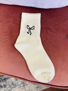 Embroidered Bow Crew Socks