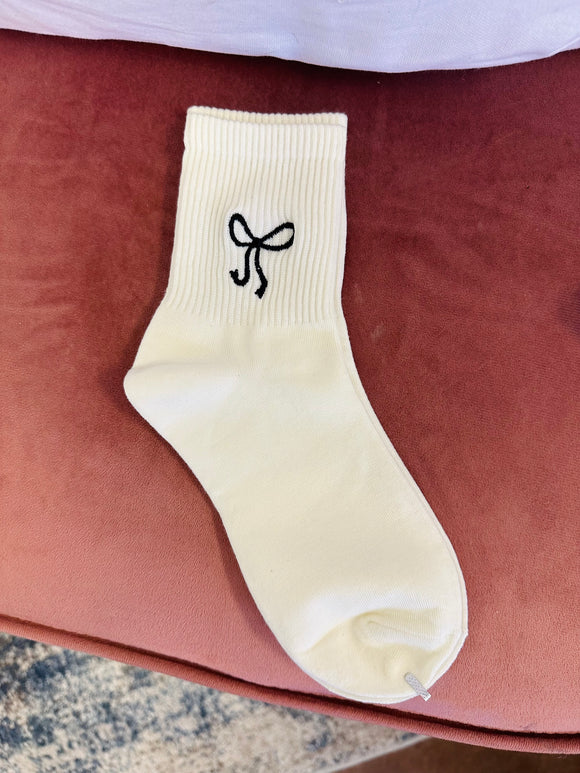 Embroidered Bow Crew Socks
